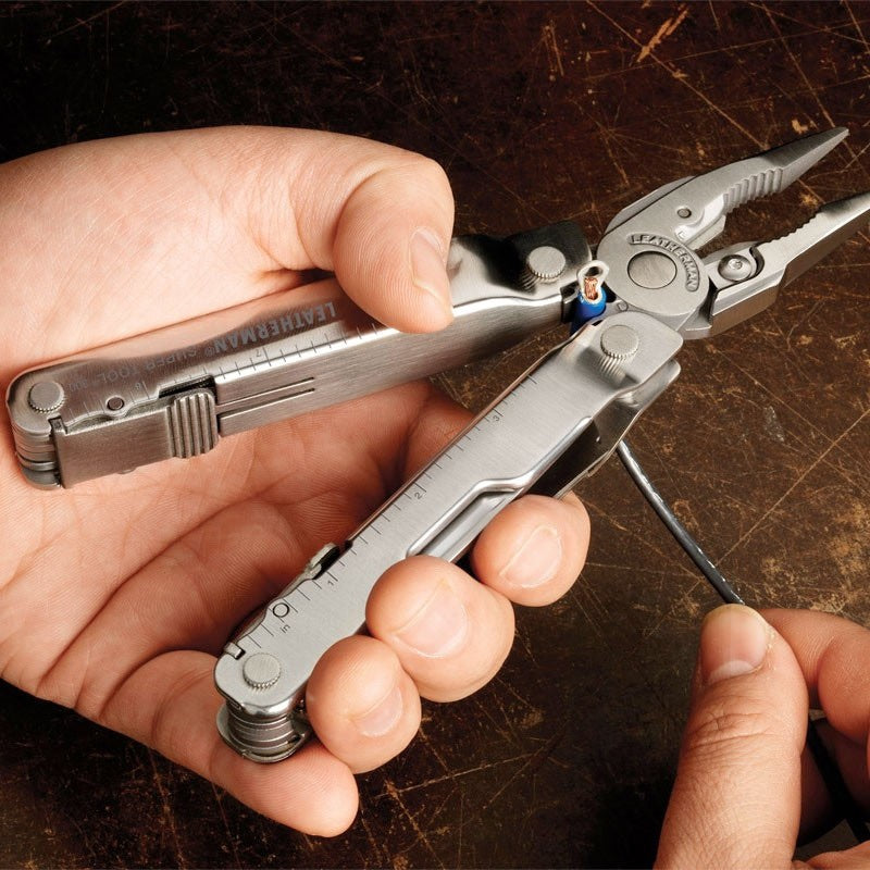 米軍放出品　LEATHERMAN SUPER TOOL 300 送料無料 2312_st300bkenm.jpg